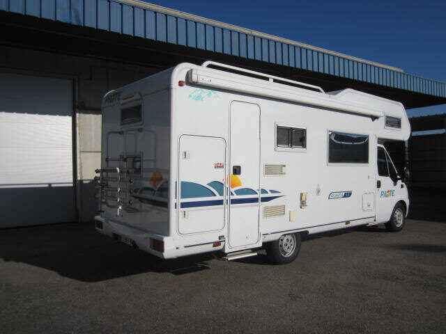 photos.external