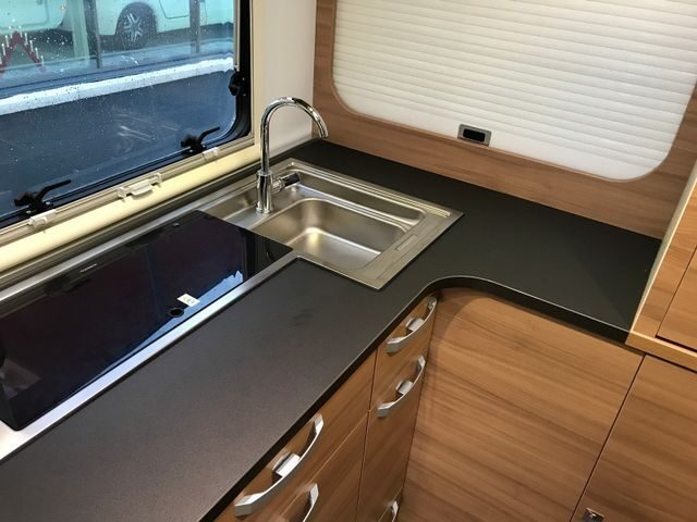 photos.external