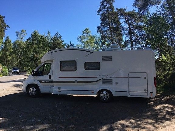 photos.external
