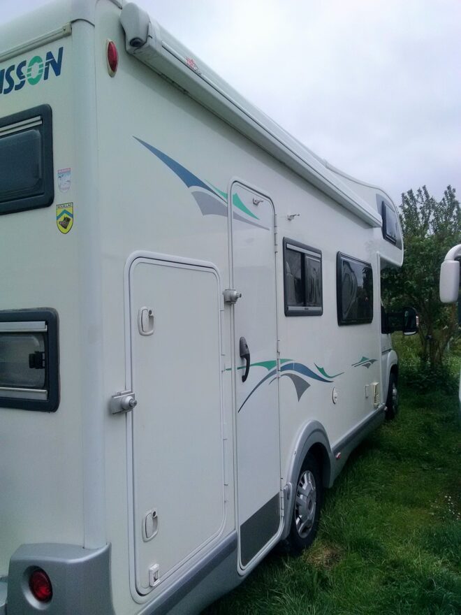 photos.external