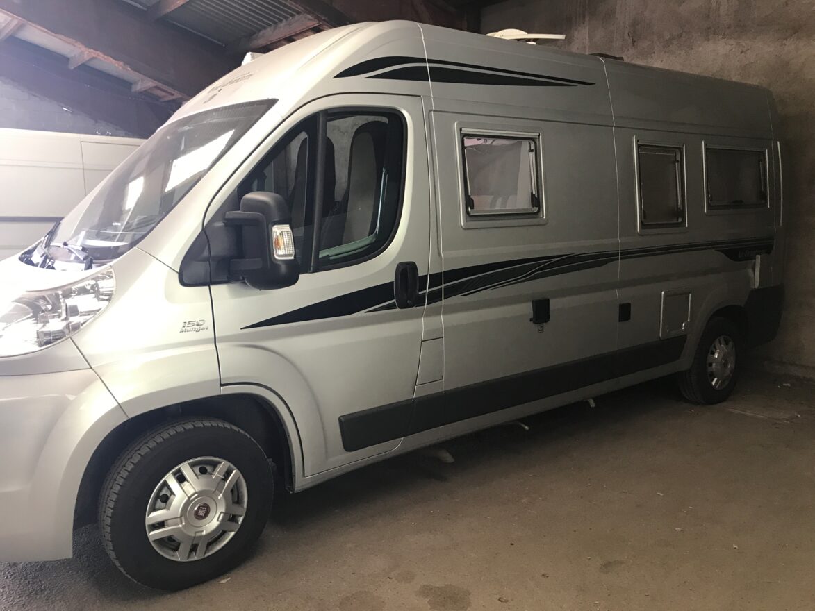 photos.external
