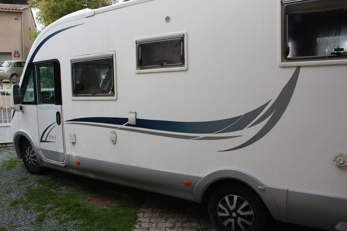 photos.external