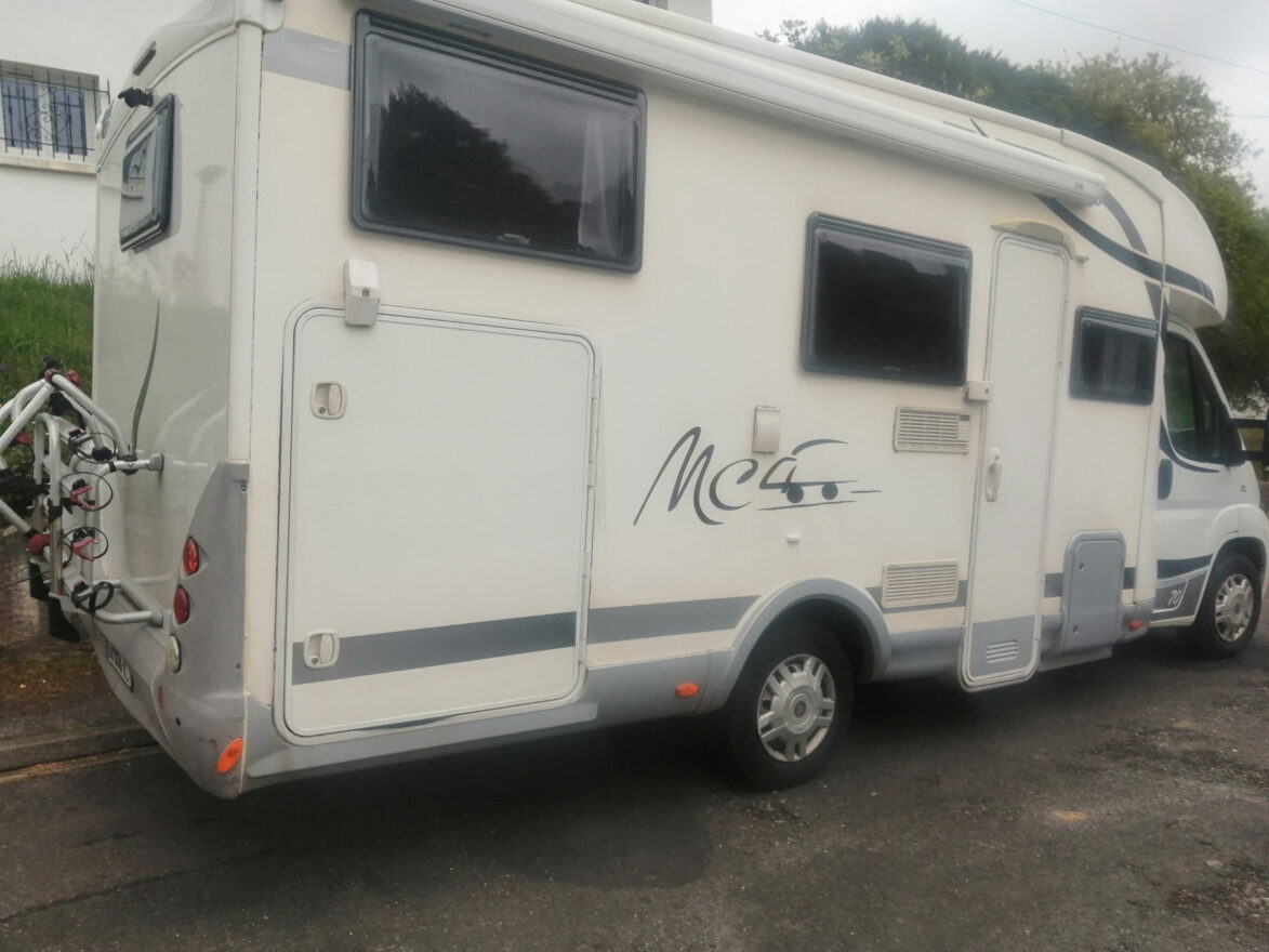 photos.external