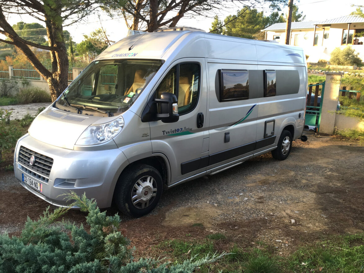photos.external