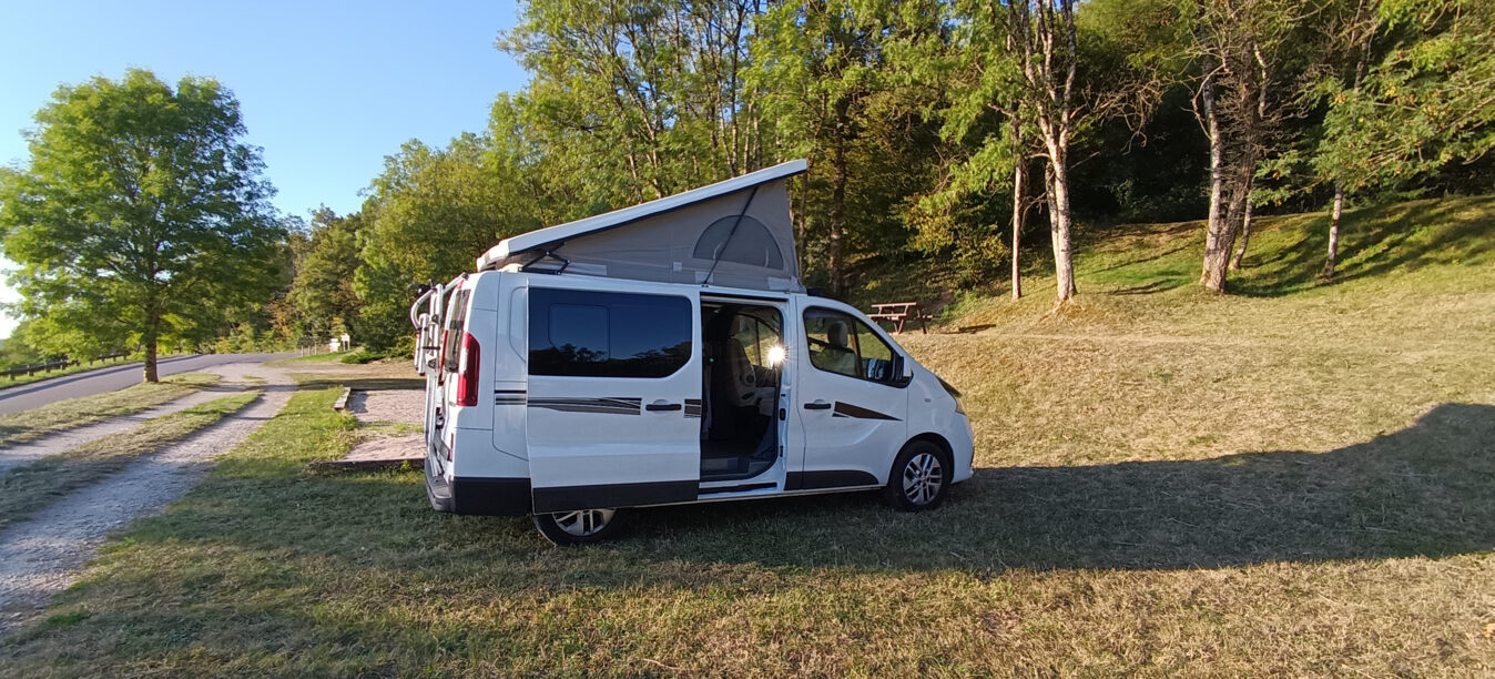 photos.external