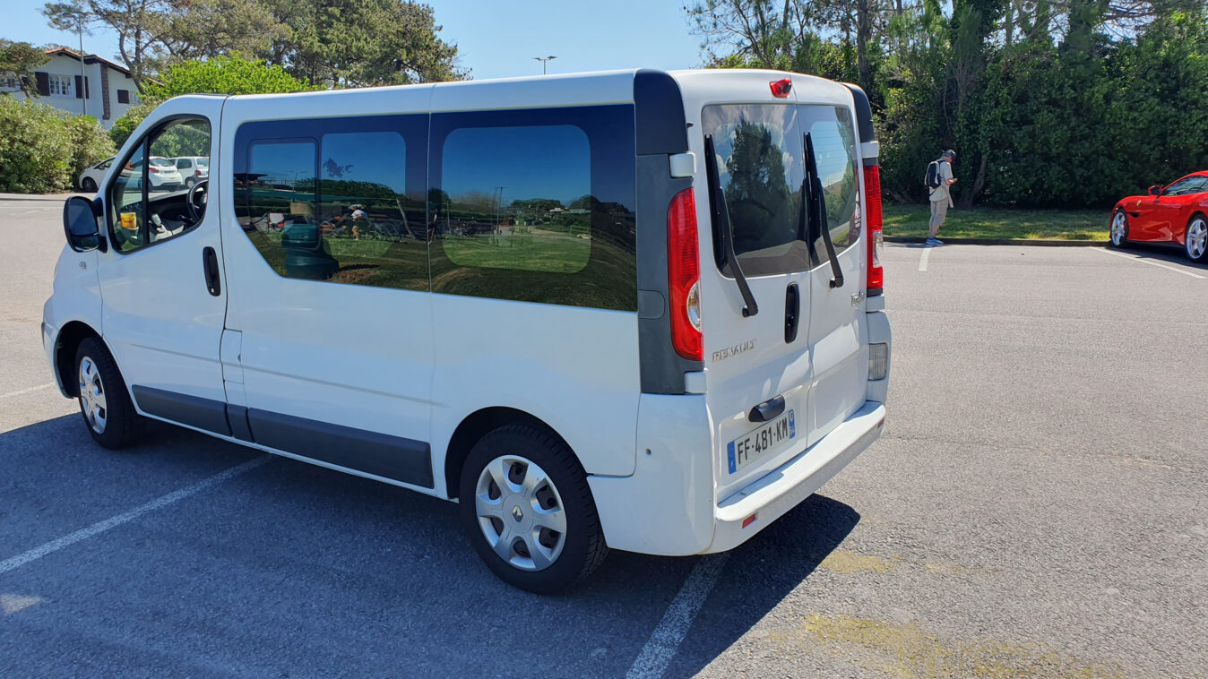 photos.external
