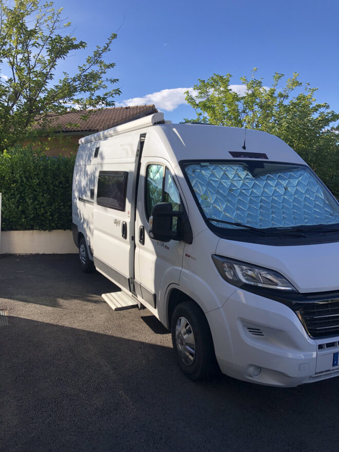 photos.external