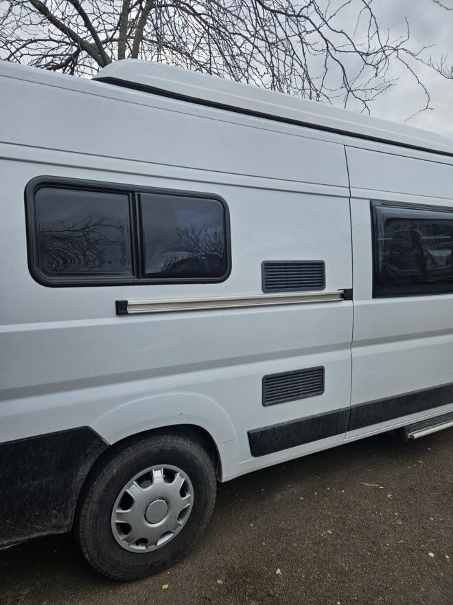 photos.external