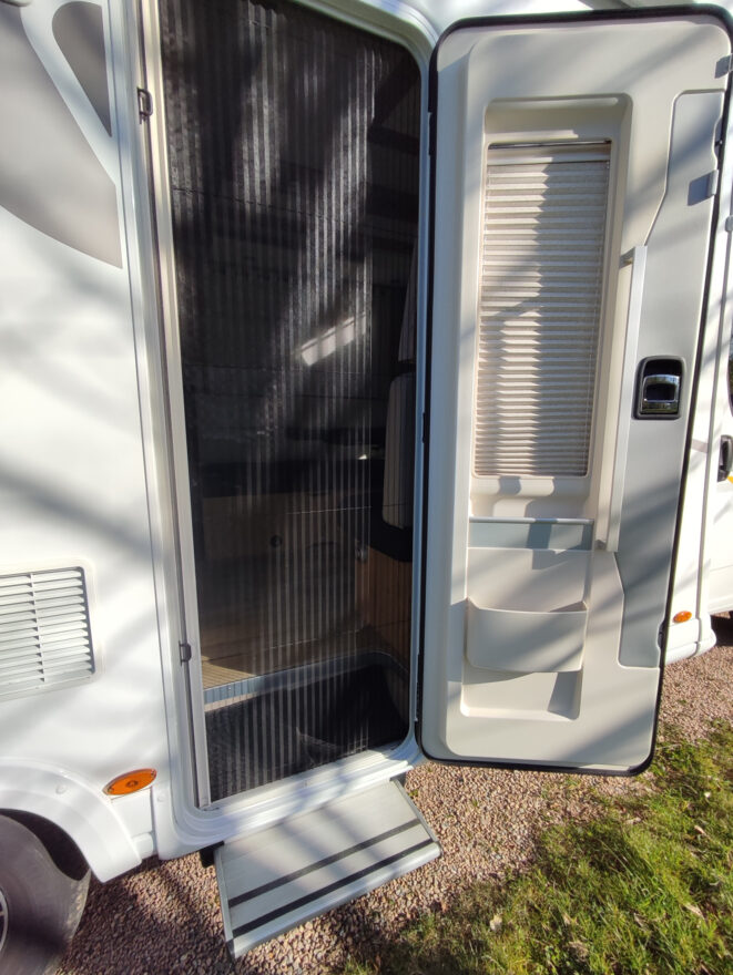 photos.external