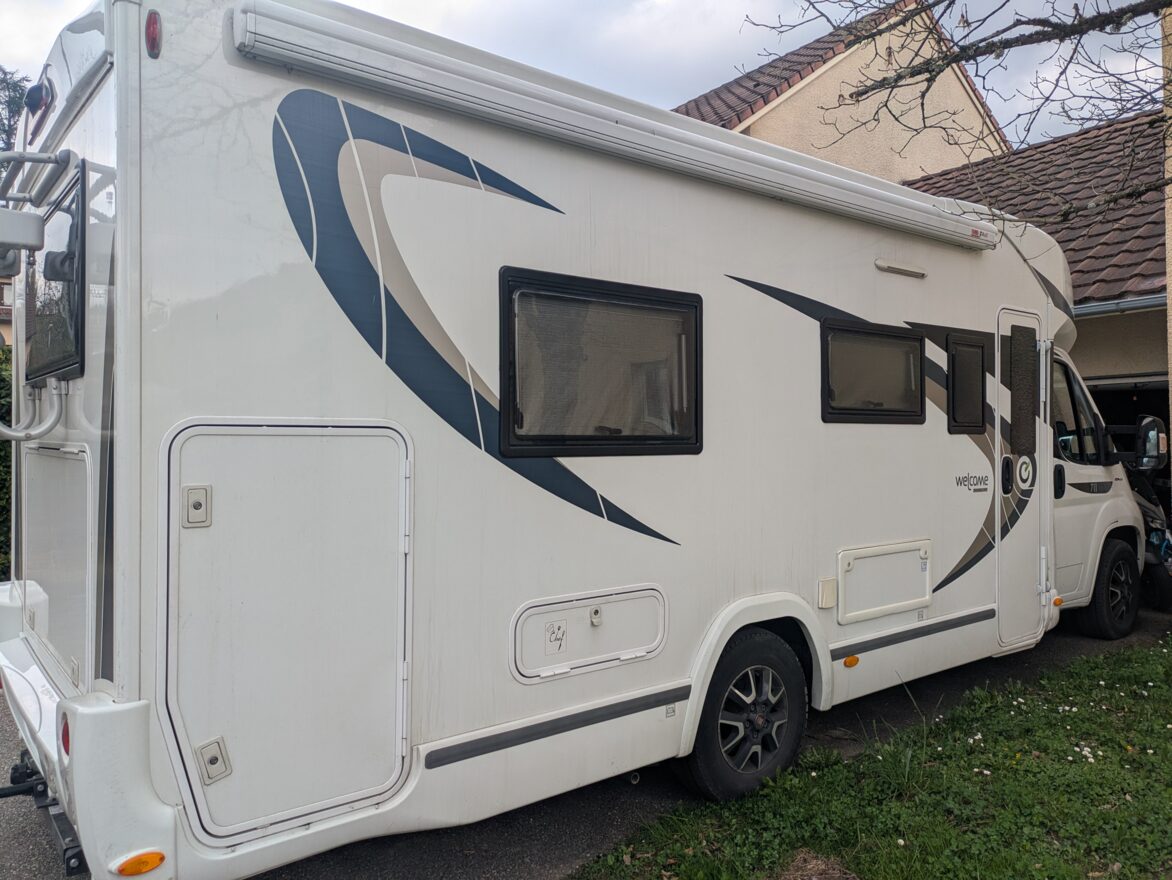 photos.external