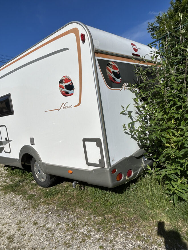 photos.external