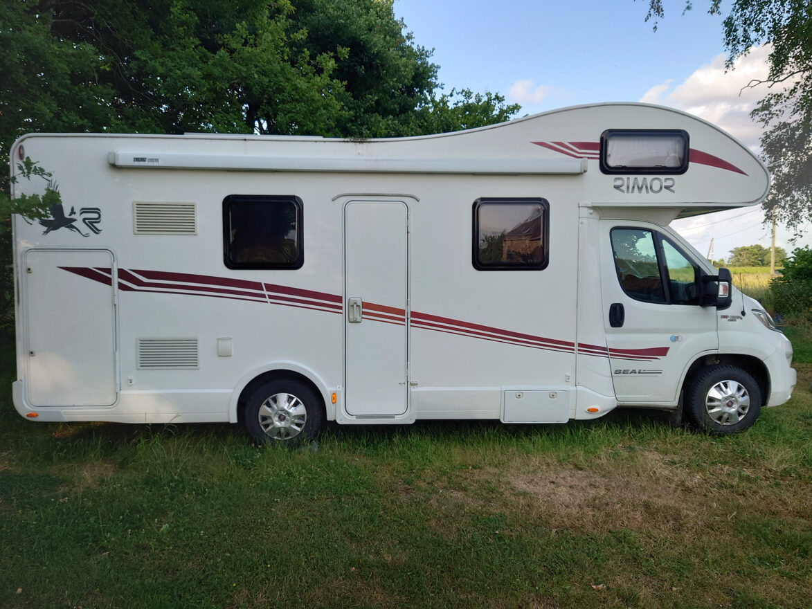 photos.external