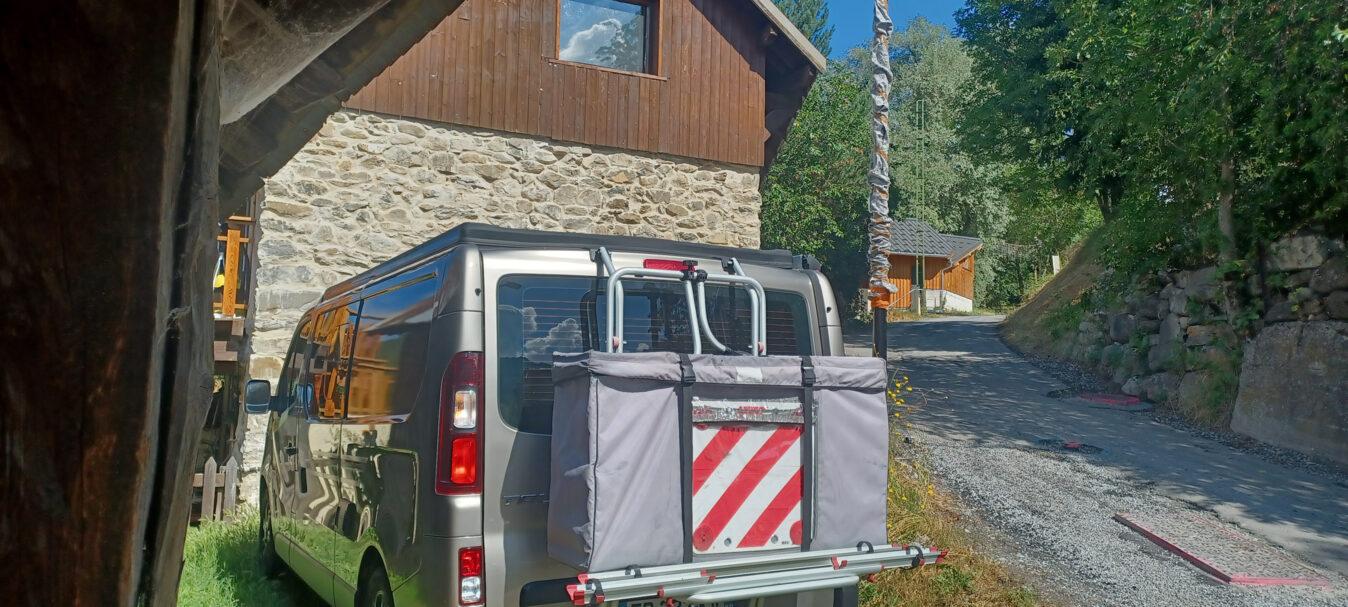 photos.external