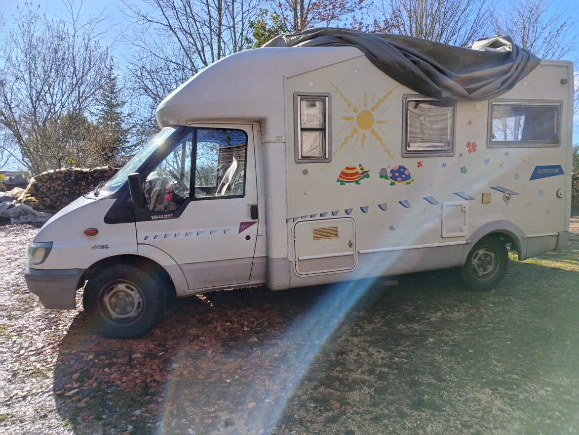 photos.external