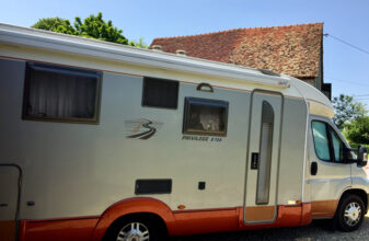 photos.external