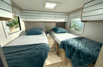 Ford CHAUSSON 627GA TITANIUM Premium image