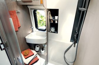 Fiat CHAUSSON V690 image